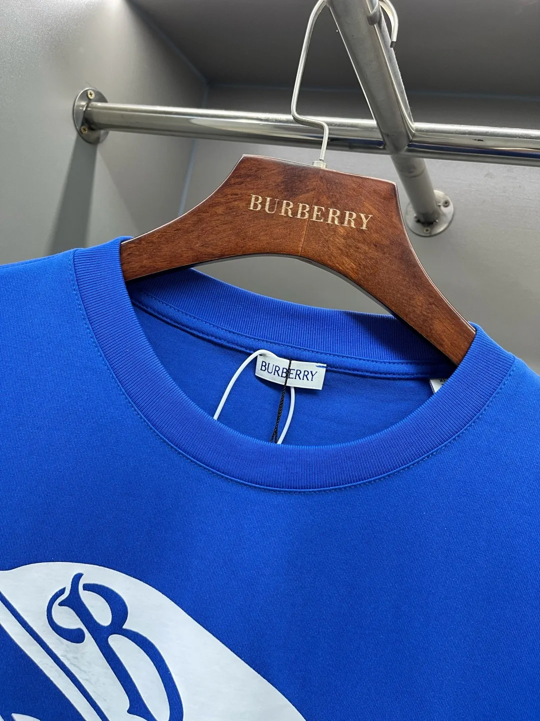 🅱️ 【BUR ， 】【In Stock 】 2025 Series， Burberry ， Same Style 。 BUR ， （EKD）， Blue ， ， ， ， ， ， ， ， ！！ ， 。 OV ， 。 ， ， ！！ bbr ， ，In Stock ， ！！ Sizes S、M、L、XL、XXL Size Size